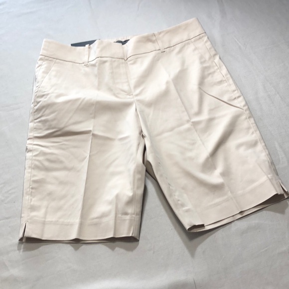 Ann Taylor Devin Fit Boardwalk Short - Picture 2 of 8